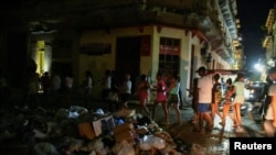 Vecinos protestan en una calle de La Habana durante un apagón, el 21 de octubre pasado. (Reuters/Norlys Perez)