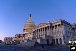 Vista del Capitolio al amanecer, en Washington DC.