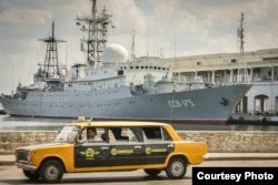 El buque ruso SSV-175 Leonov en La Habana.