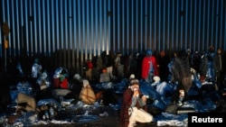 Migrantes en la frontera (Imagen de Archivo)